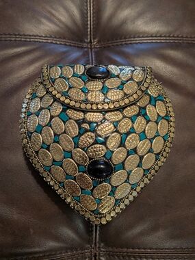 Ramla Gold and Turquoise Heart-Shaped Decorative Purse with Black Stone